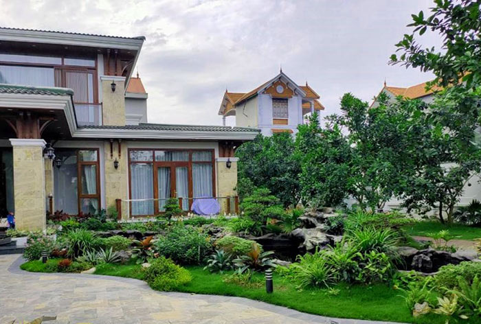 mau-san-vuon-biet-thu-dep-4-san-vuon-a-dong