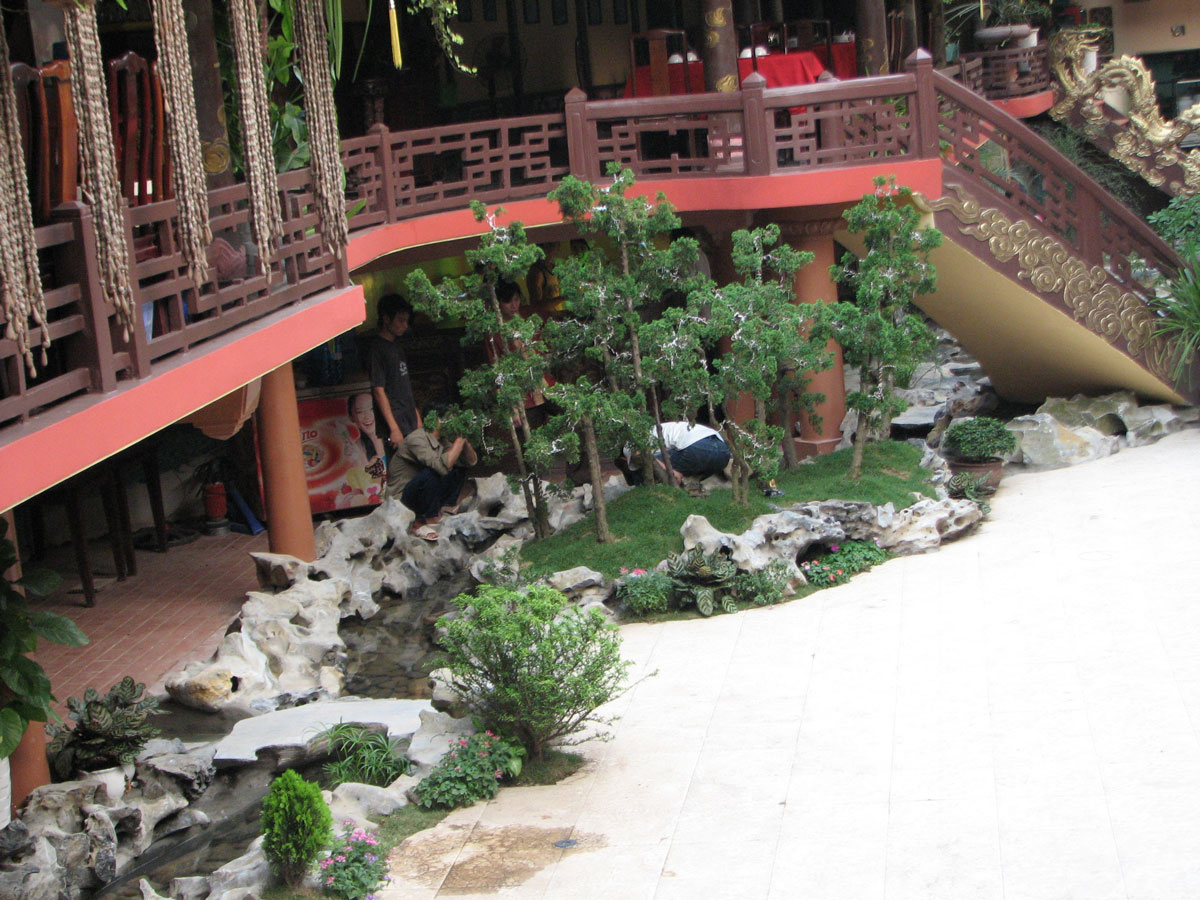 thiết kế thi công hòn non bộ không gian rộng (5)